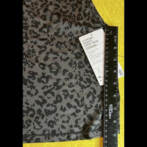 Athleta Leopard Shanti Crop Tank NWT - Picture 5 of 6